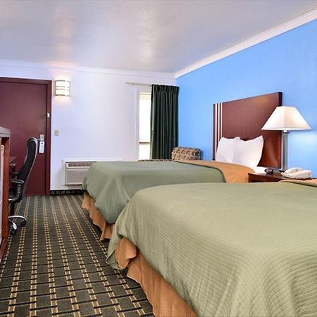 Executive Inn Edmond Kamer foto